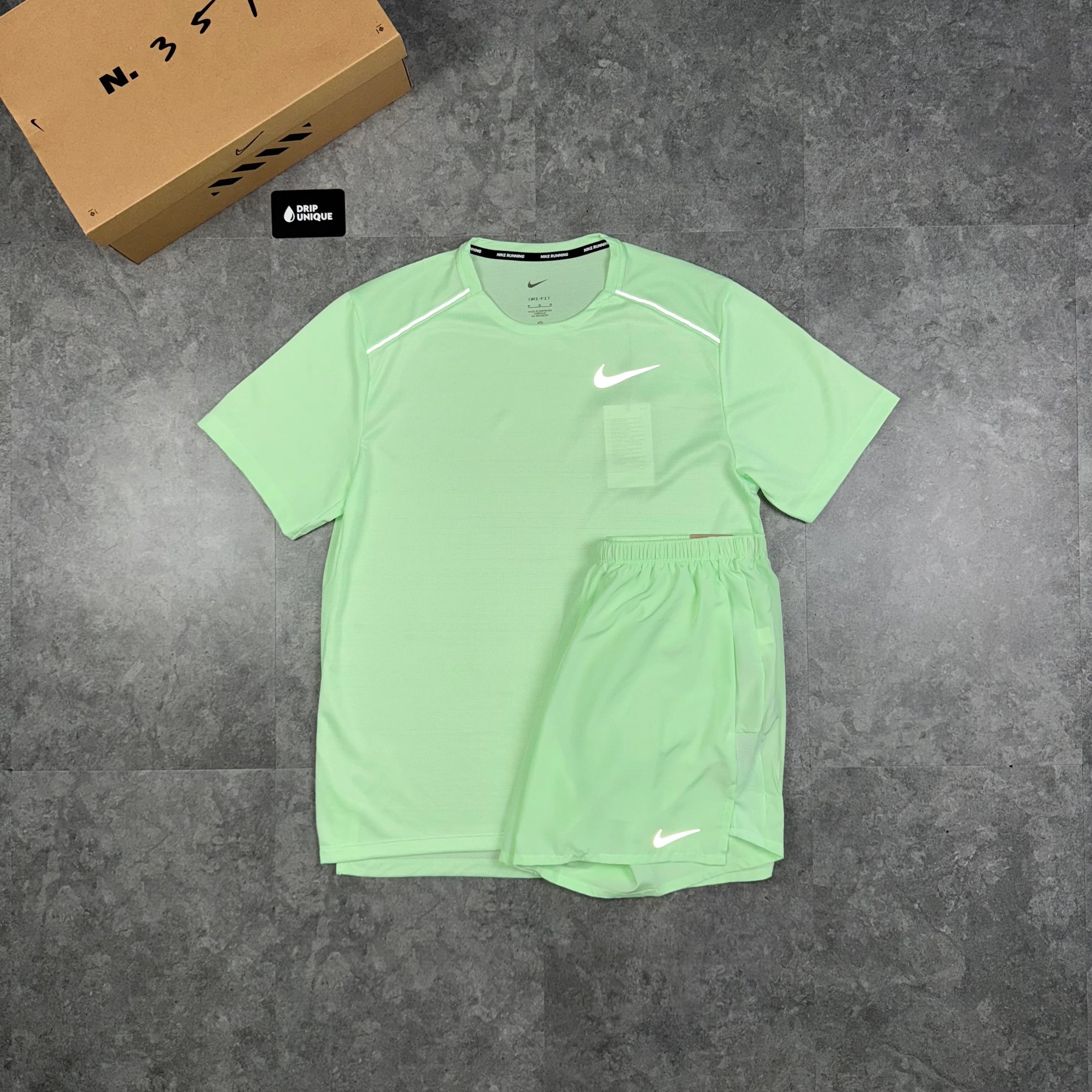 Nike Miler T-Shirt Vapour Green & Vapour Green Challenger Shorts Set - Image 3