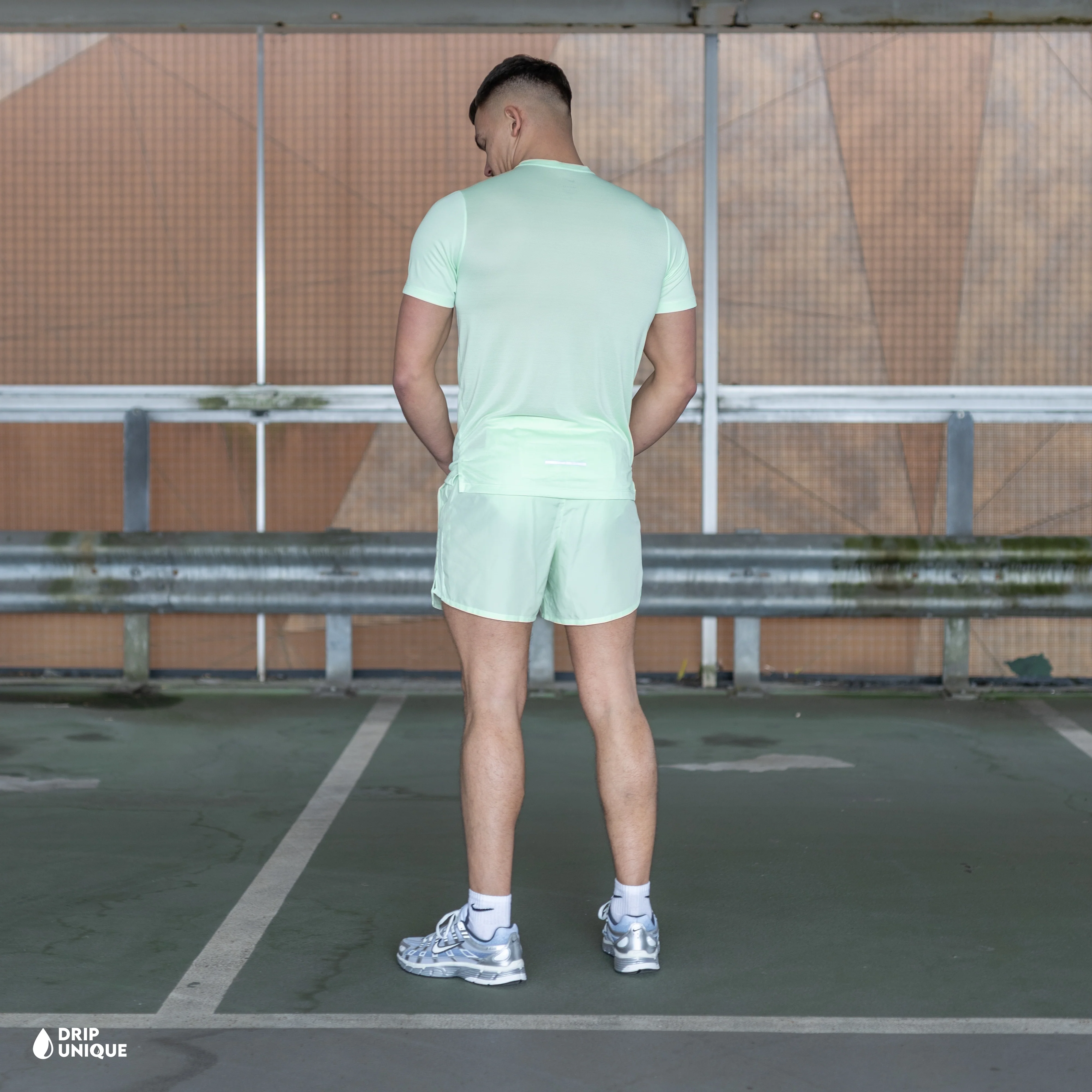 Nike Miler T-Shirt Vapour Green & Vapour Green Challenger Shorts Set - Image 4