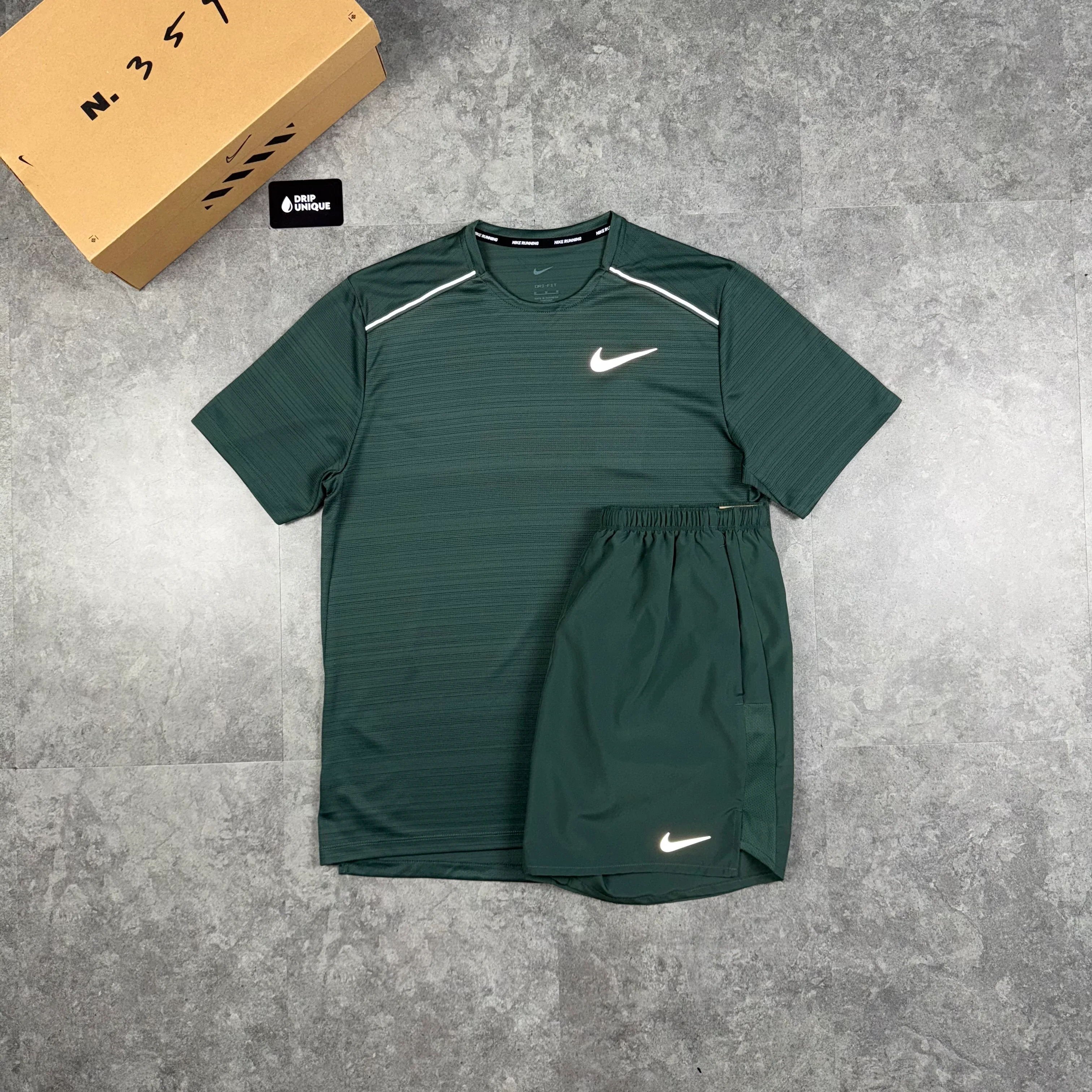 Nike Dri-Fit Challenger Shorts 5" Vintage Green - Image 3
